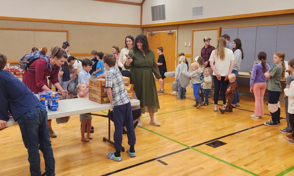 Area children gather to help fill Weekend Backpacks - JustServe